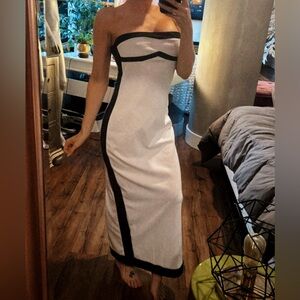 - Blk and white maxi dress